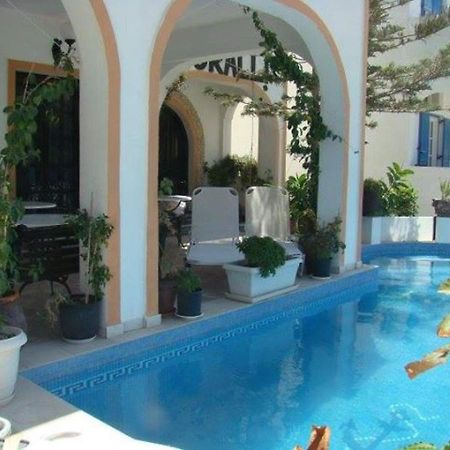 Hotel Koralli Камари Экстерьер фото