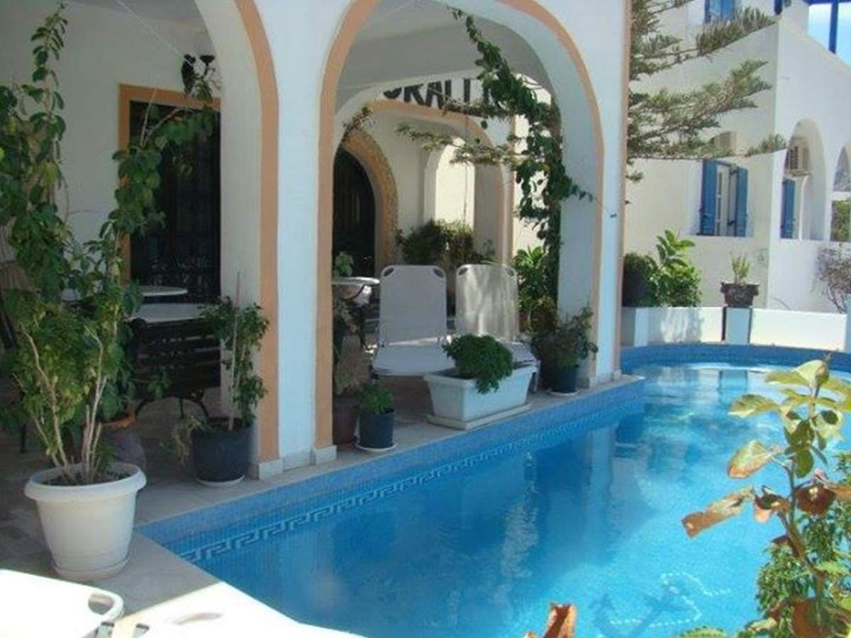 Hotel Koralli Камари Экстерьер фото