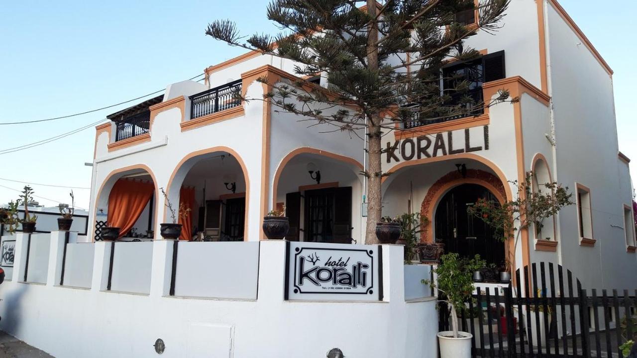 Hotel Koralli Камари Экстерьер фото