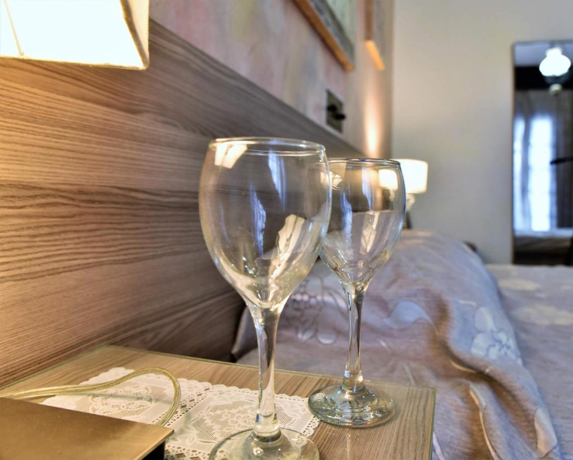 Hotel Koralli Камари Экстерьер фото