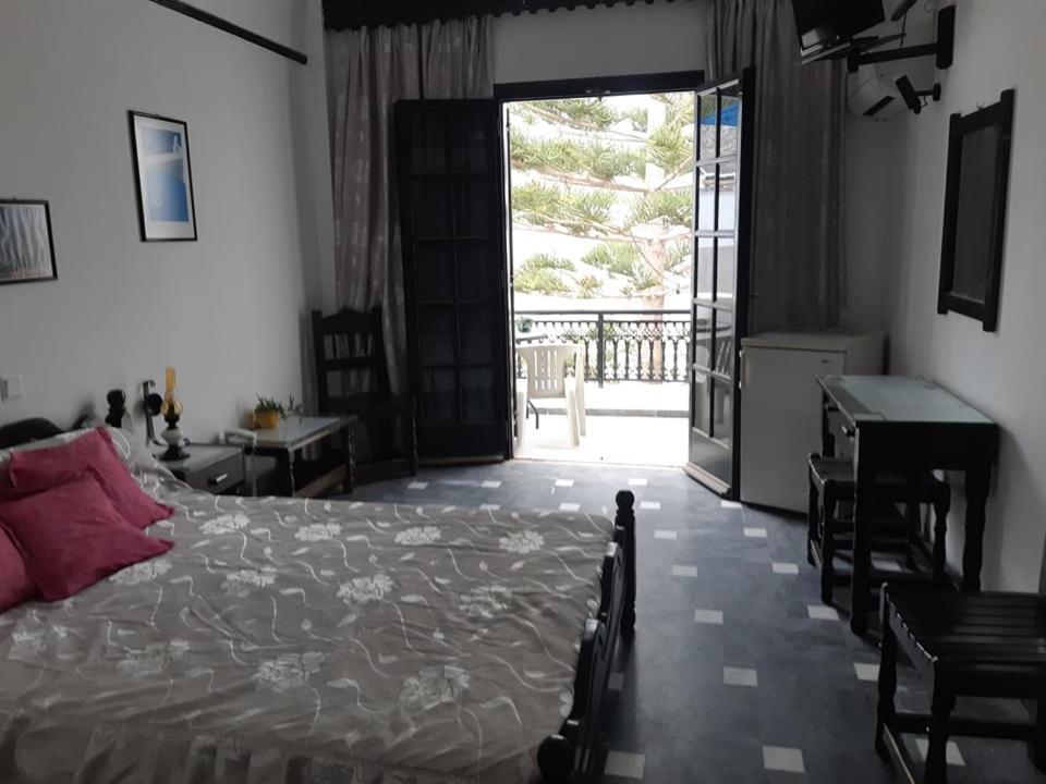 Hotel Koralli Камари Экстерьер фото