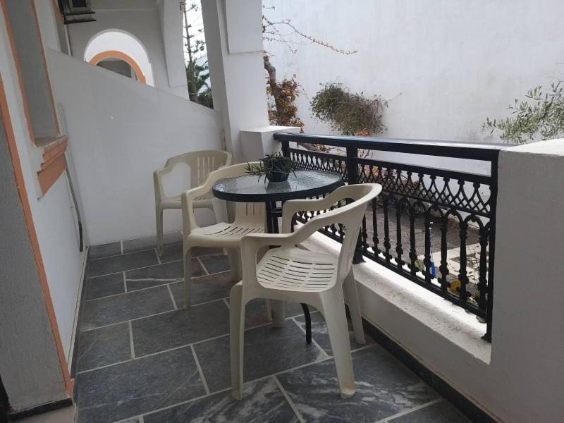 Hotel Koralli Камари Экстерьер фото