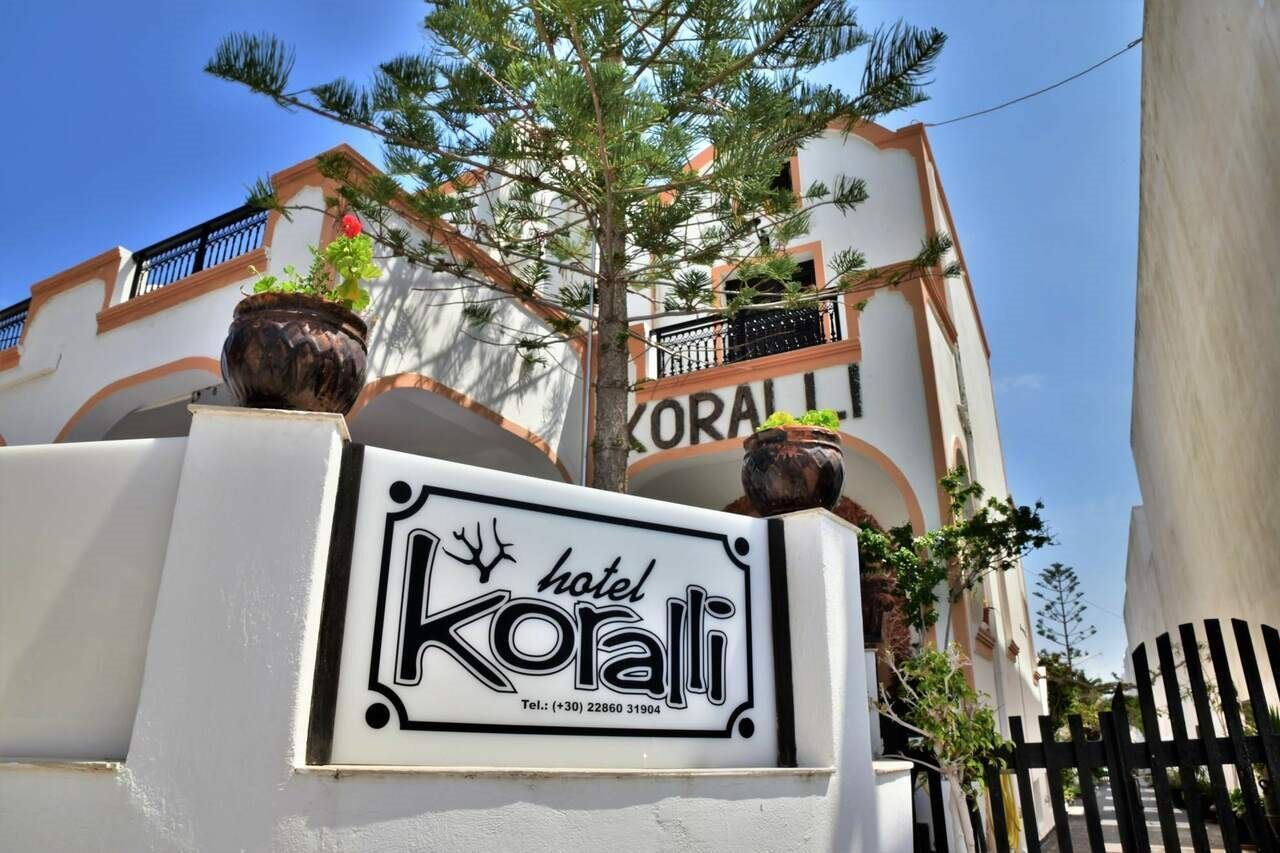 Hotel Koralli Камари Экстерьер фото